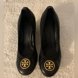 Women’s Tory Burch black wedge with gold logo